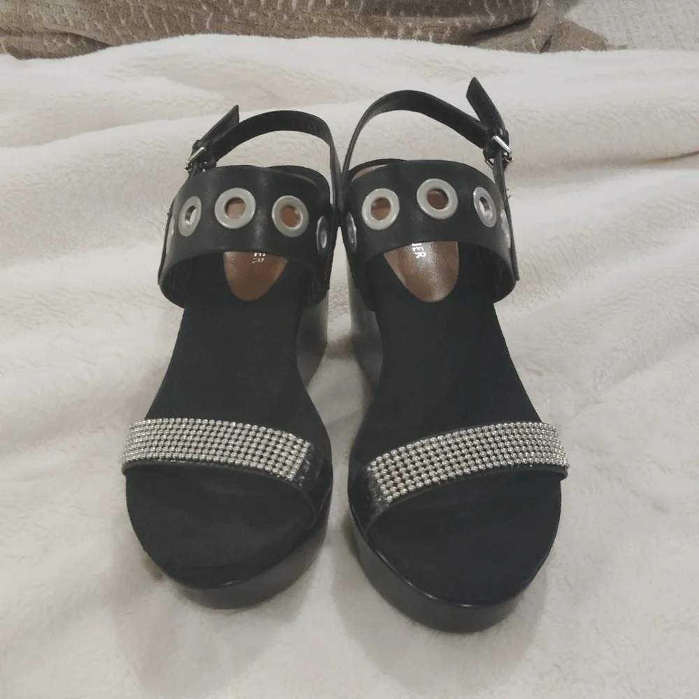 Donald J Pliner Wedge Heel Sandals - Picture 2 of 6